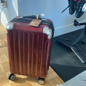 Olympia suitcase